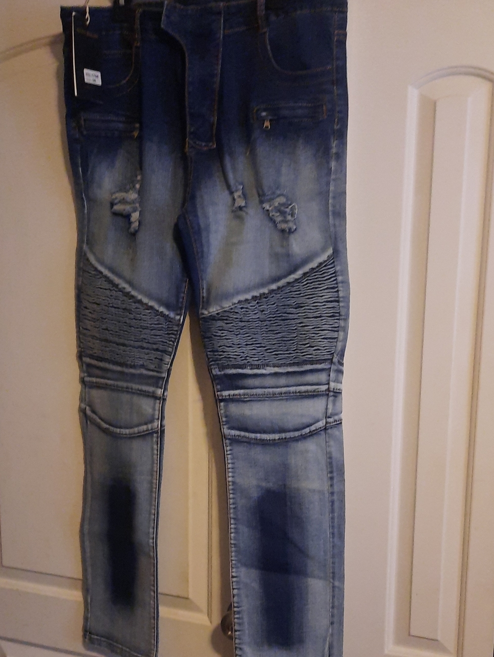 Distressed Light Wash Skinny Jeans